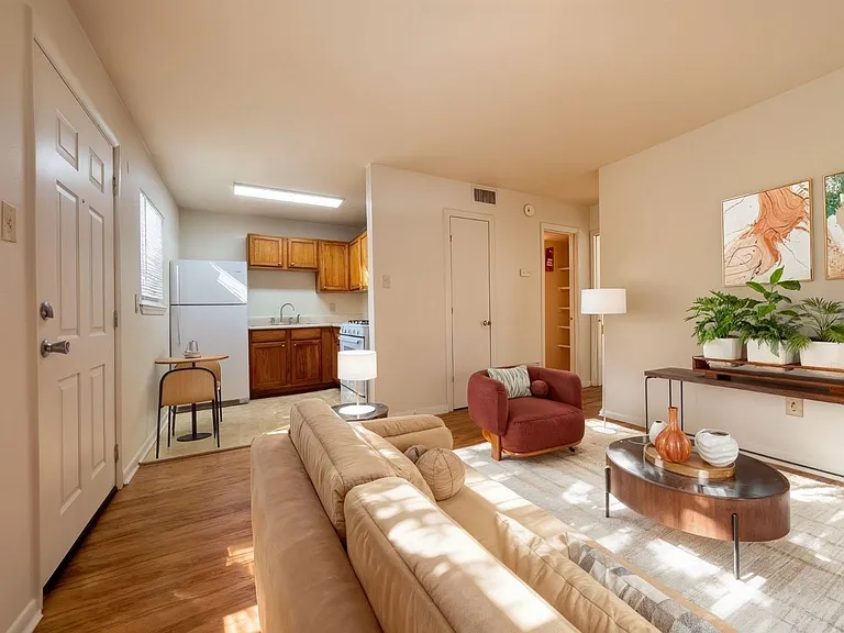 3415 Town Country Ave #B5 — Photo 2