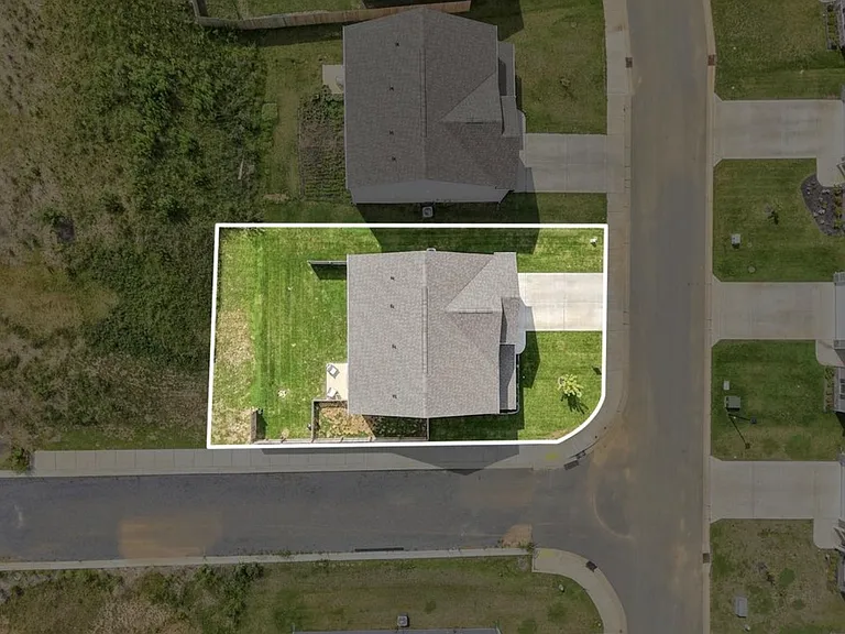 1041 Persimmon Ln — Photo 29