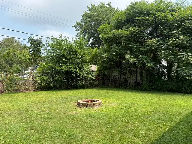 1429 Merrifield Ave — Photo 12