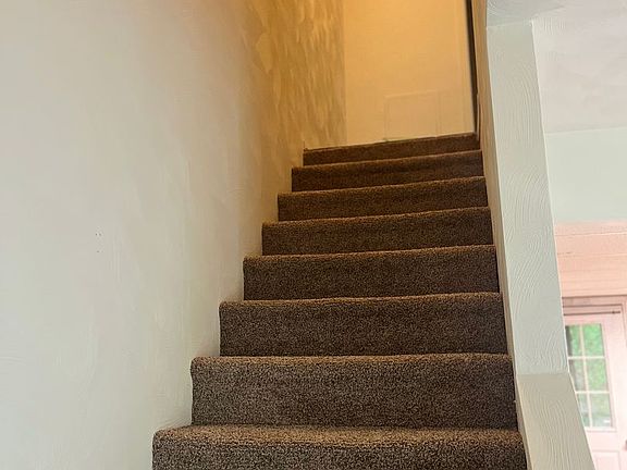 5th image of 702 Valentine St #704