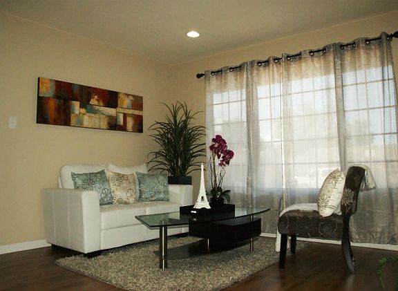 4th image of 2496 Shilshone Cir