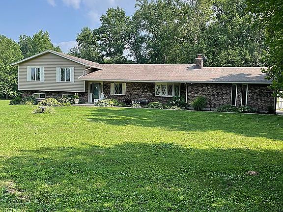 2nd image of 2075 Erickman Ln