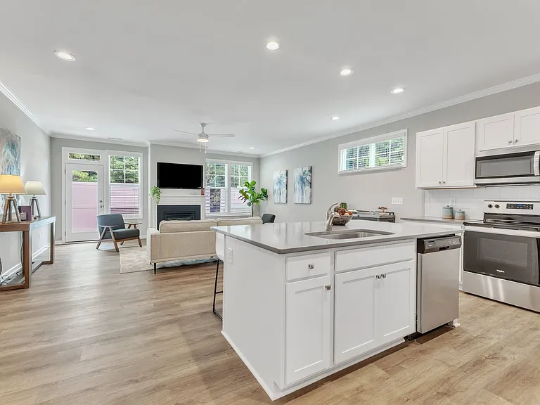 1720 Ballard Dr — Photo 23