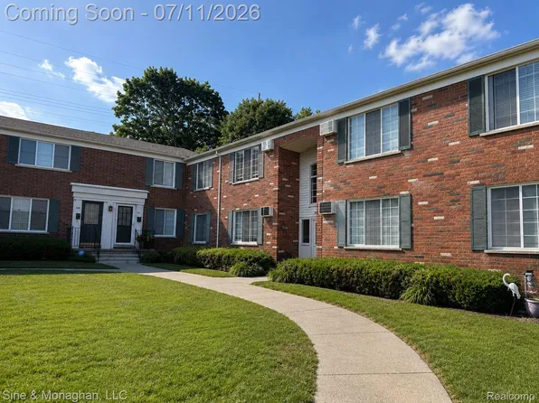 433 Miller Ave APT 203, Rochester, MI 48307