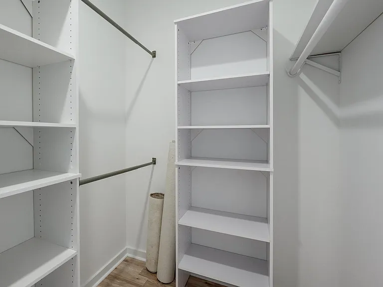 7039 Executive Cir — Photo 24