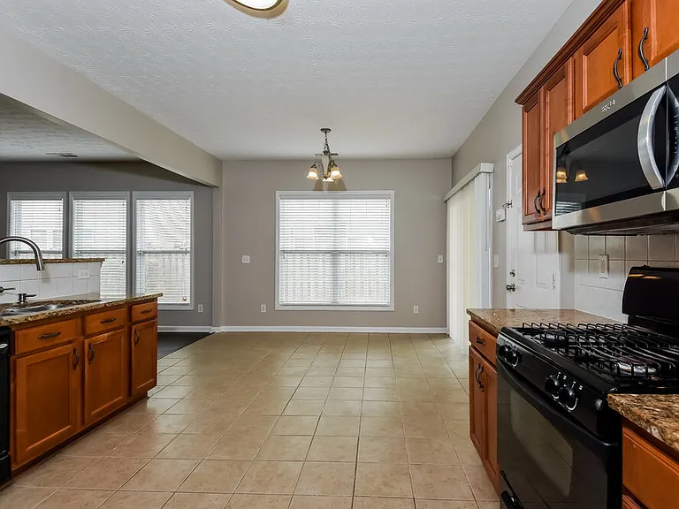 109 Plumeria St — Photo 10