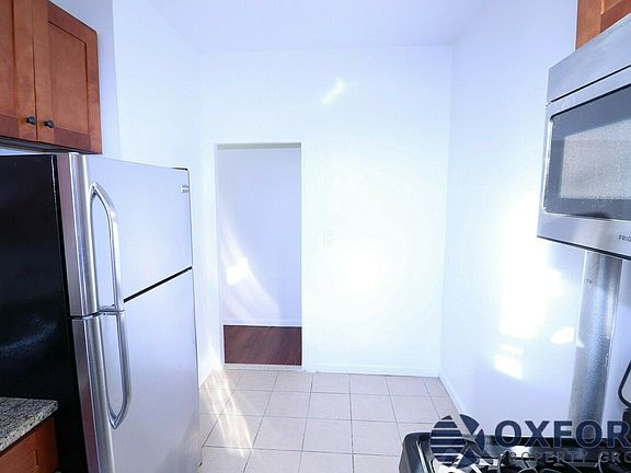 5th image of 102-43 Corona Ave #B3r