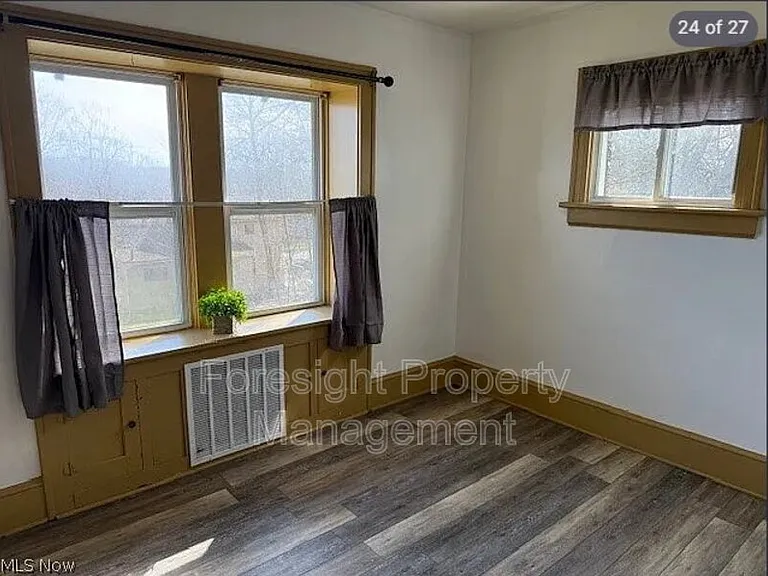 692 W Thornton St — Photo 2