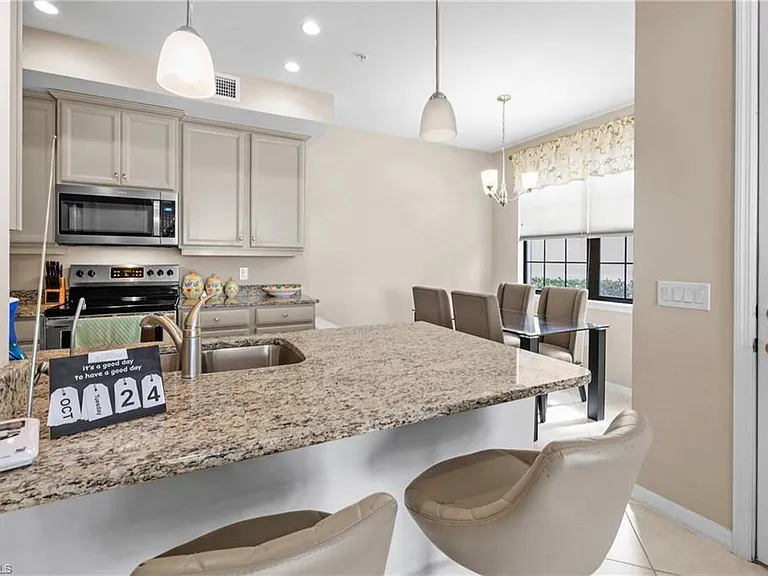 26205 Palace Ln — Photo 13