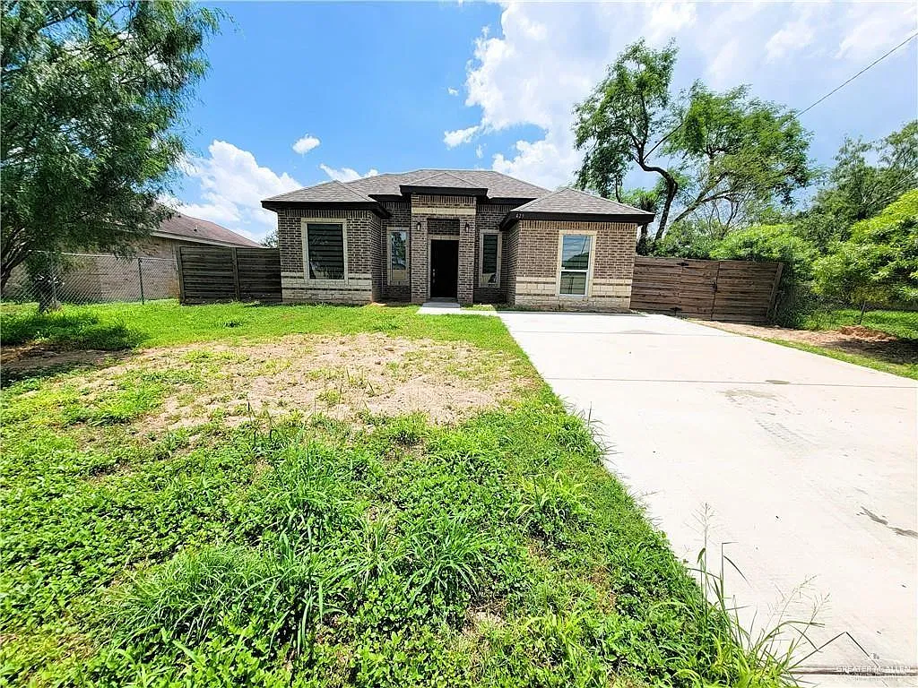 3 bed, 2.0 bath, 1228 sqft, $1,650 — Photo 2
