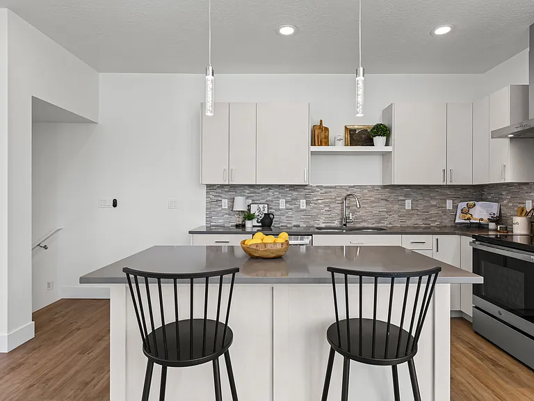 509 E Violets Cove Ln — Photo 9