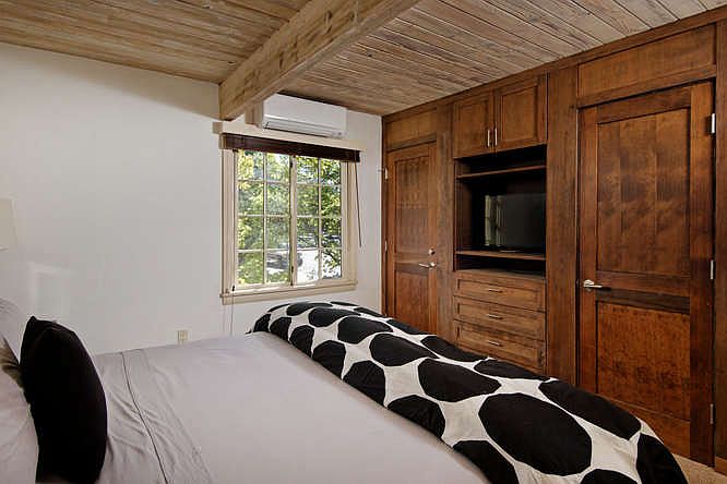 1st image of 630 E Cooper Ave #13