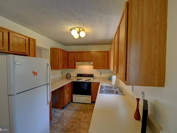 5th image of 313 Sutton Ct