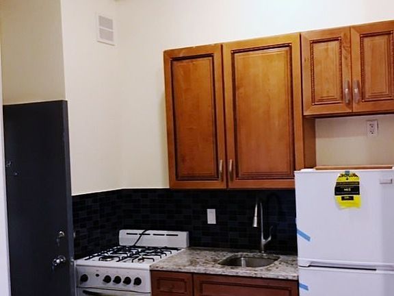 2nd image of 159 W 129th St #1