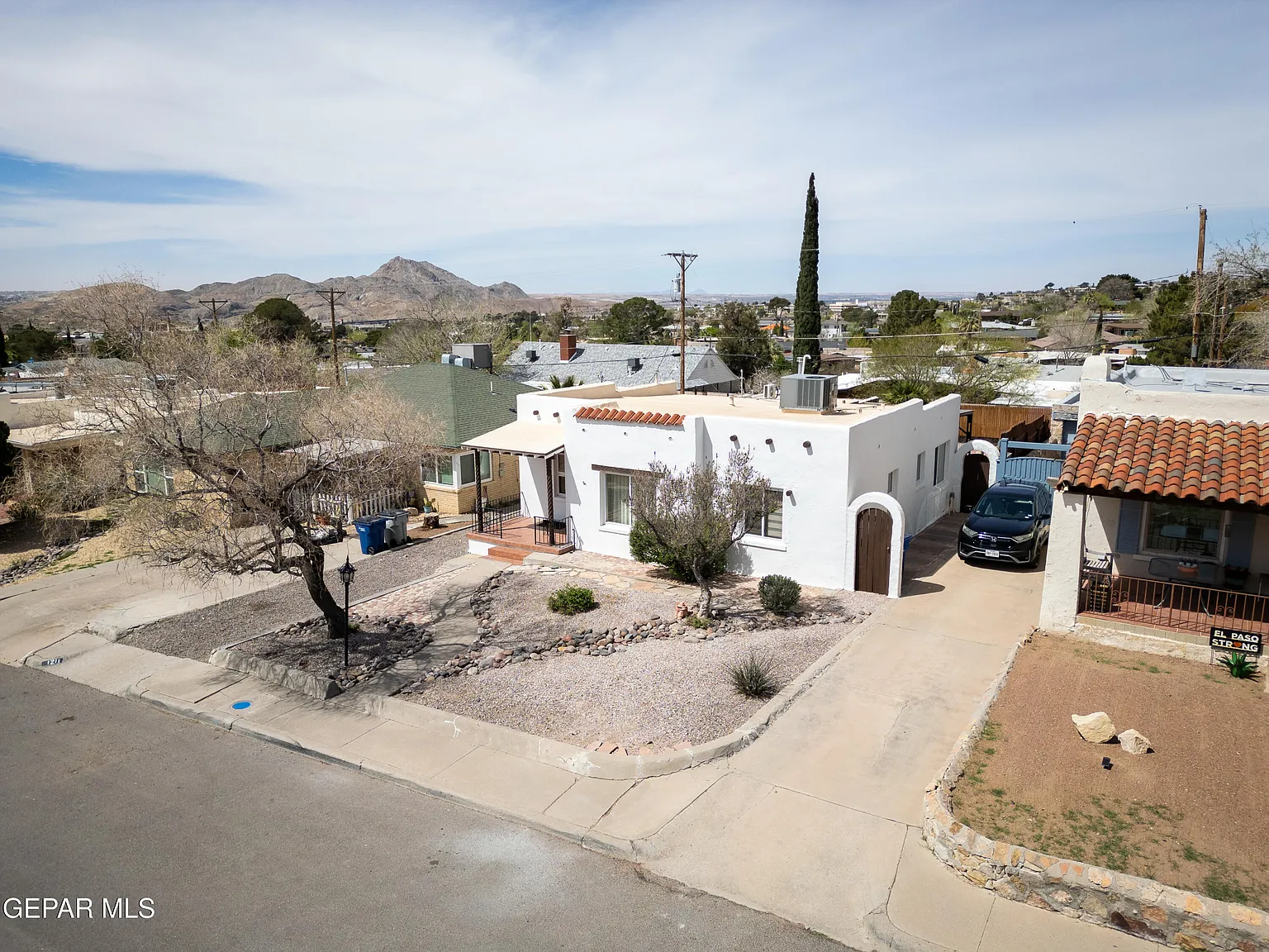 4 bed, 1.0 bath, 1128 sqft, $2,200 — Photo 3