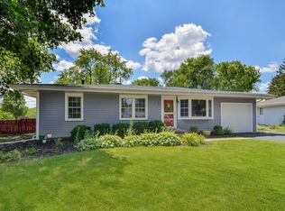 1747 Pleasant Ave, St Charles, IL