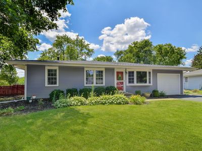 1747 Pleasant Ave, St Charles, IL, 60174