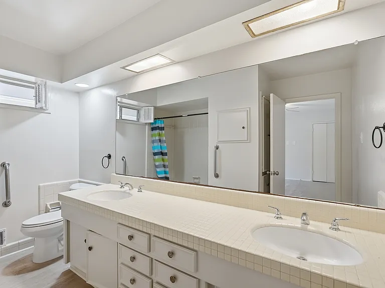 13328 Southview Ln — Photo 19