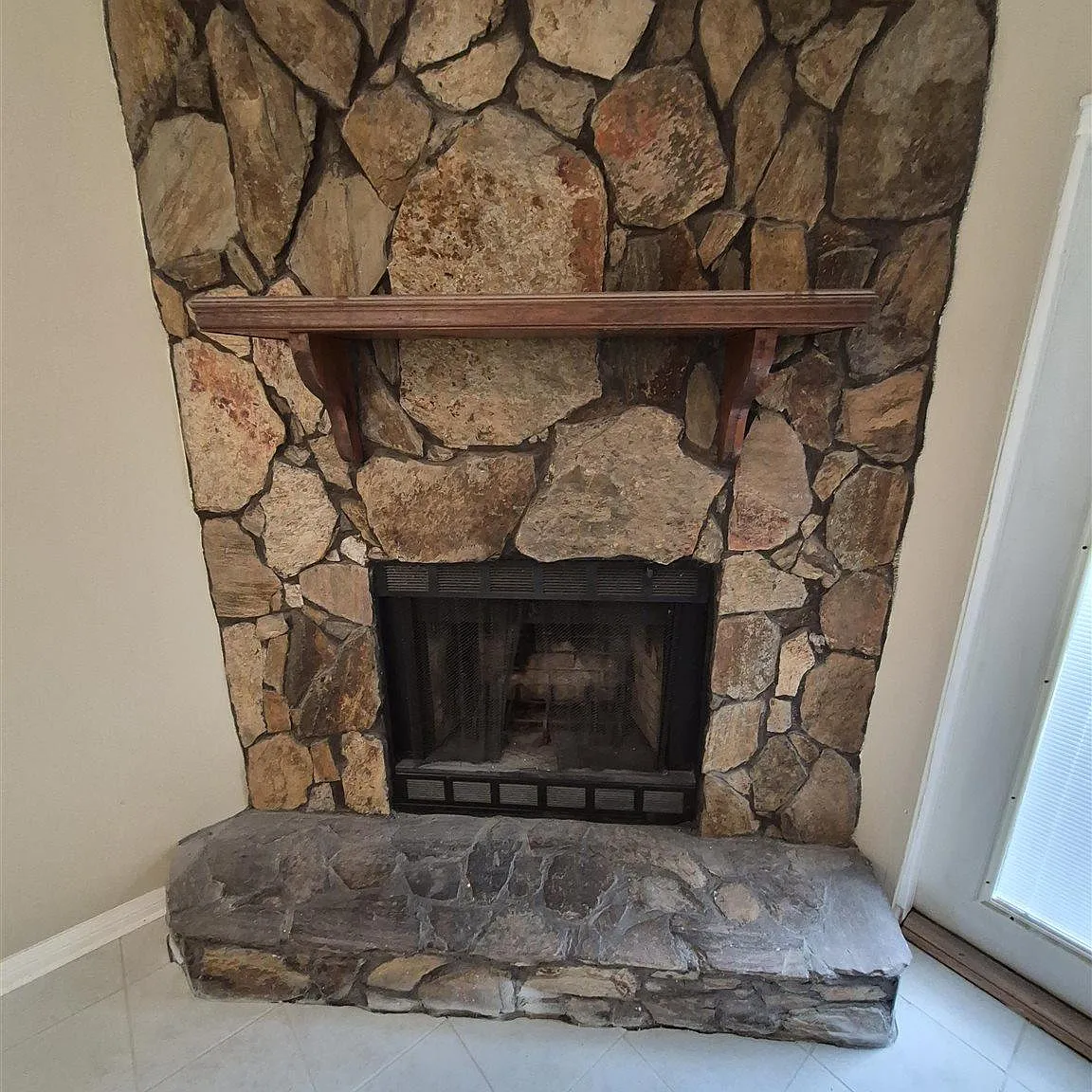 2 bed, 1265 sqft, $1,325 — Photo 2