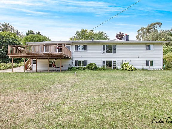 3rd image of 3360 Grand River Dr NE