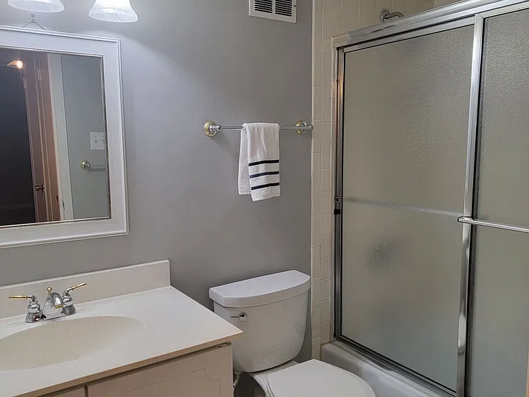 700 E 9th St #4J — Photo 15