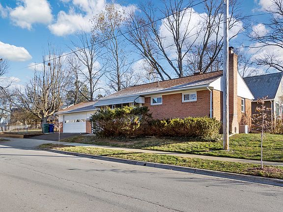 4th image of 250 E Stanton Ave