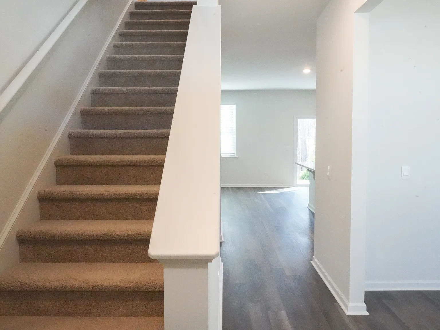5 bed, 3.5 bath, 2721 sqft, $2,500 — Photo 4