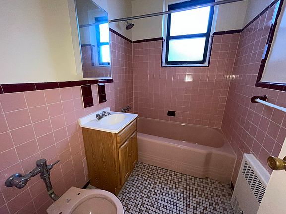 4th image of 74-10 35th Ave #619