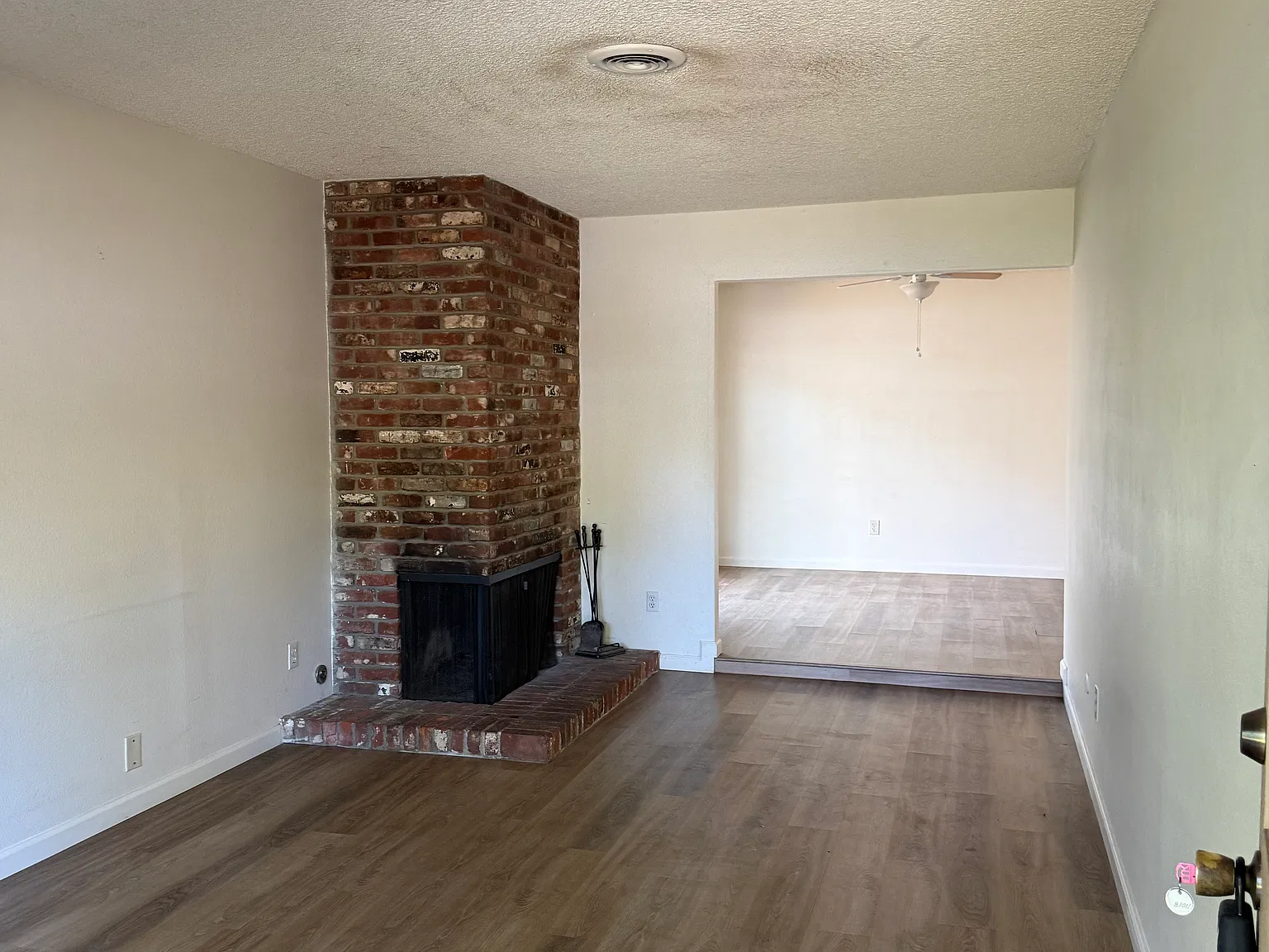 2 bed, 1050 sqft, $2,000 — Photo 3