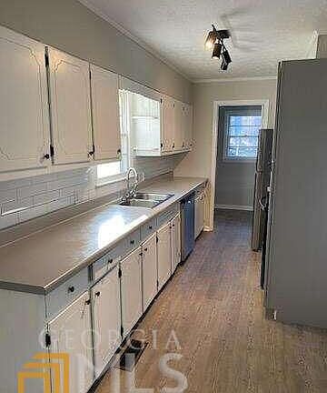 5th image of 1023 Whispering Hills Dr