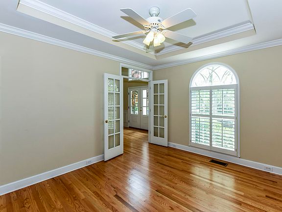 5th image of 1824 Bellamy Oaks Dr