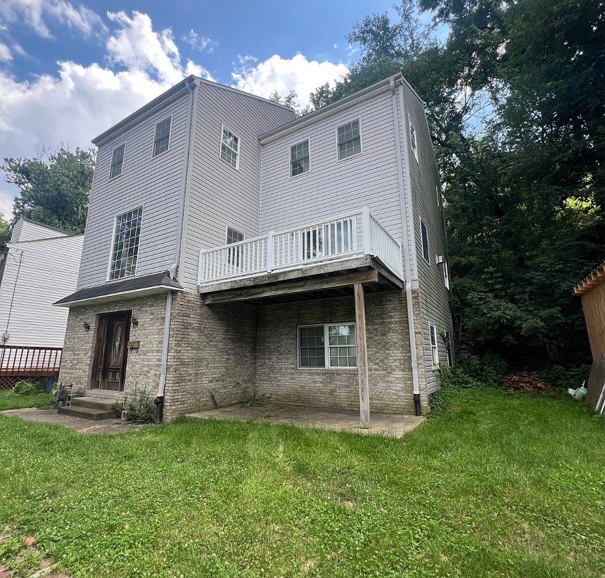 Fix & Flip SFH in Pittsburgh, PA 15203 – $138,000 — exterior photo