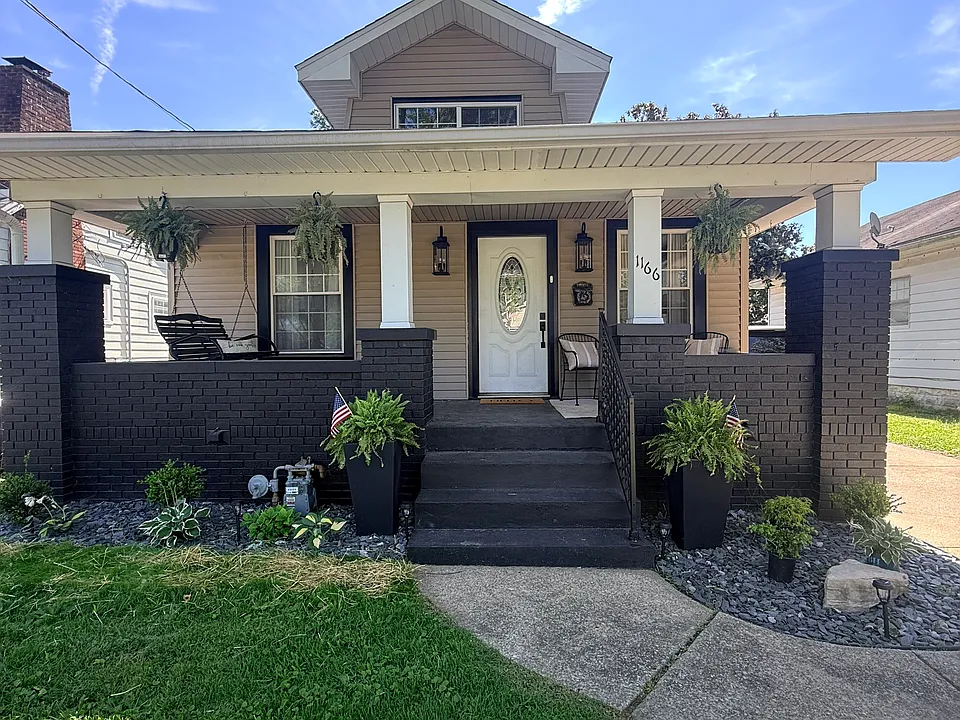 1166 Vann Ave