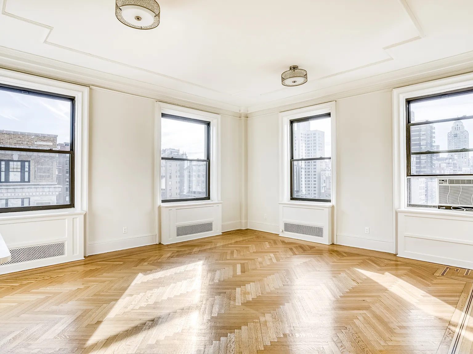 1100 Madison Avenue — Photo 2