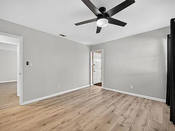 3308 Windsor Dr — Photo 5