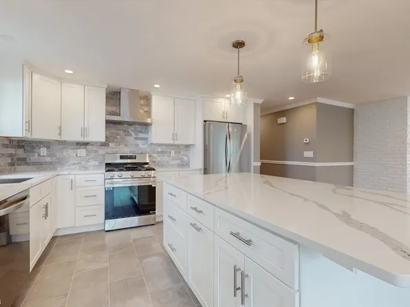 18 Willow St, Waltham, MA 02453