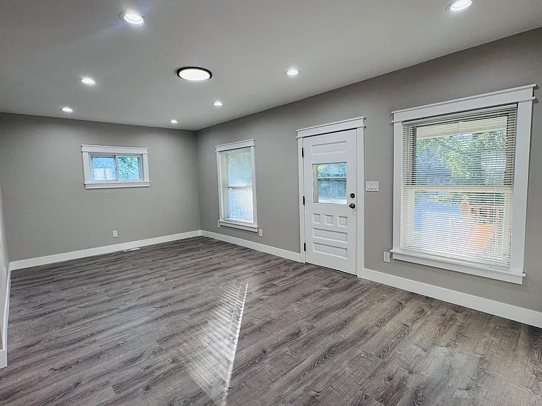 9809 Baltic Rd — Photo 6