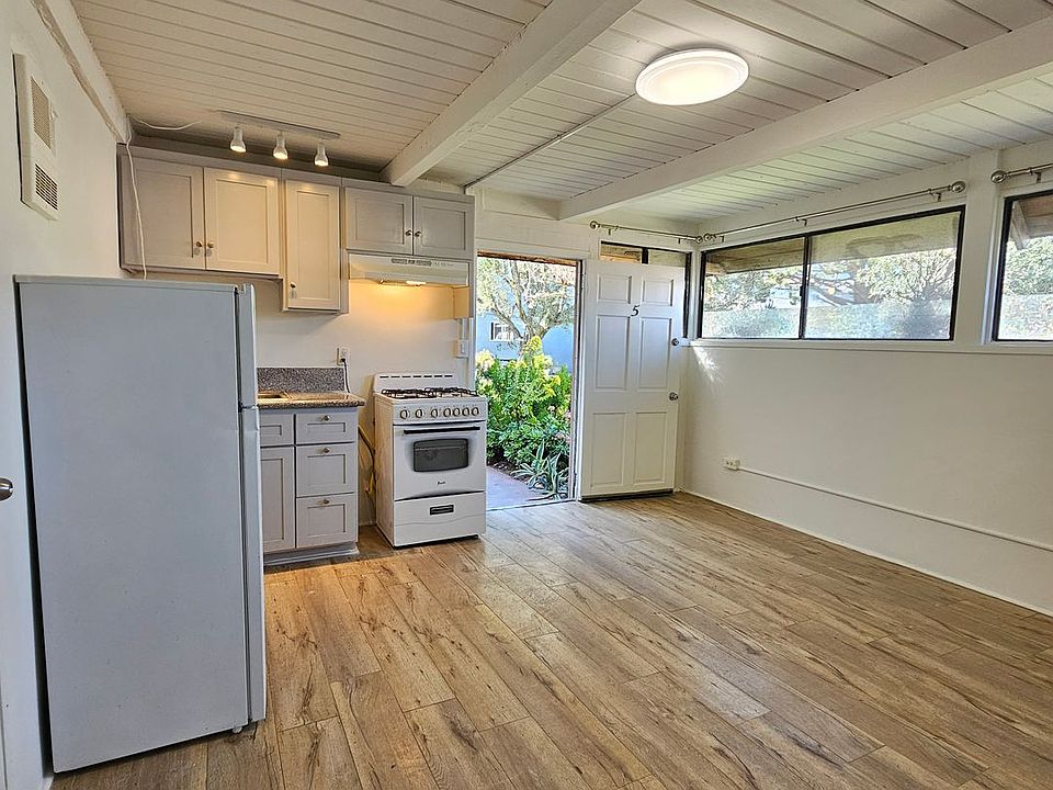 1st image of 224 Avenue H APT 05
