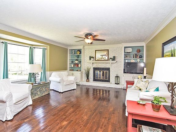 3rd image of 3314 Woodsfield Dr NE