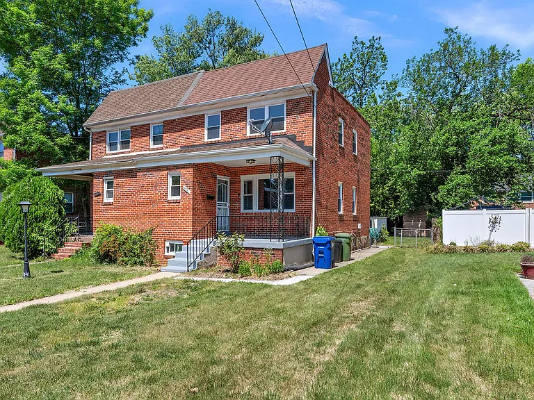 3912 Mortimer Ave — Photo 3