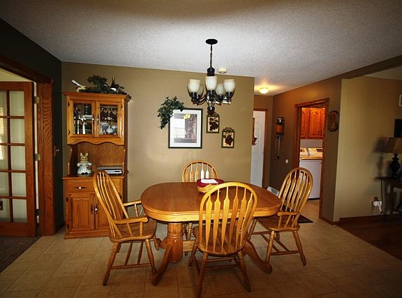 5th image of 1024 Sunrise Dr