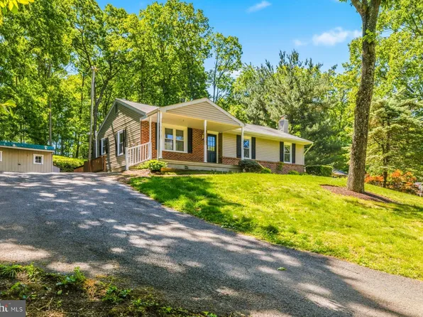 3204 Buffalo Rd, New Windsor, MD 21776