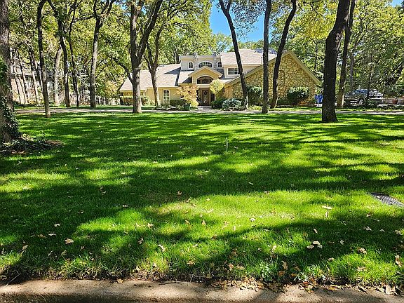 3rd image of 2706 Wildwood Pl