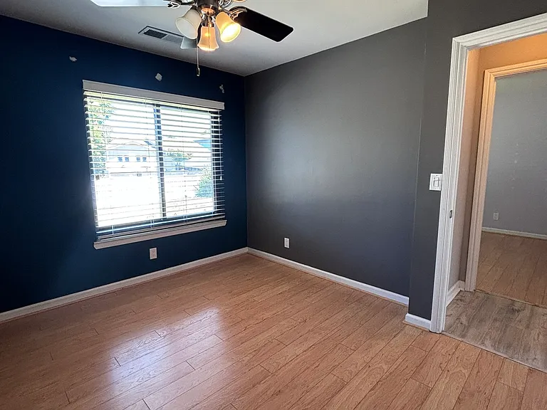2348 Sawyer Ct — Photo 24