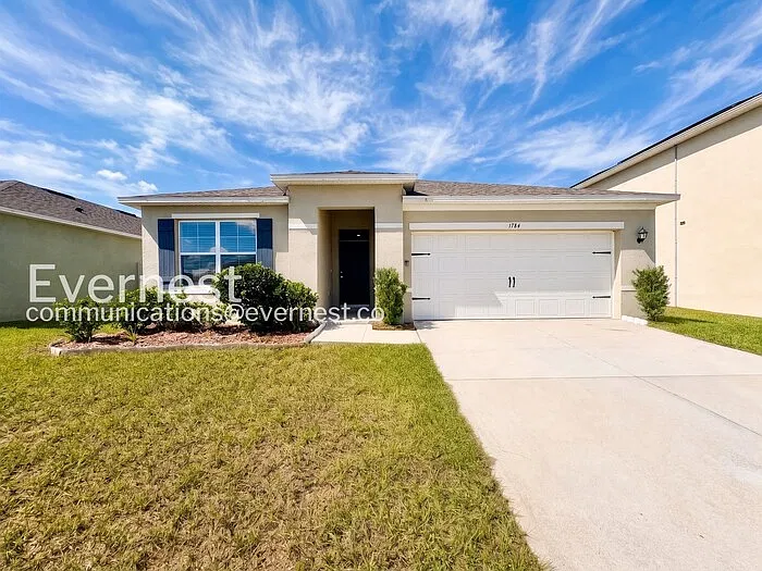 3 bed, 2.0 bath, 1672 sqft, $1,895 — Photo 2