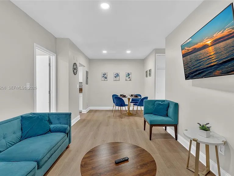 10006 E Bay Harbor Dr #11 — Photo 3