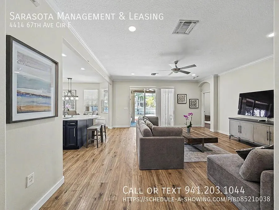 2-Story, 3 Bed / 2 Full Bath / 2 Half Bath with Den and Pool in Woodridge Oaks! — Photo 4
