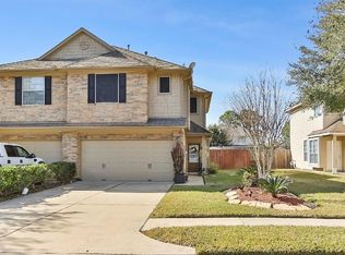 325 Brandy Ridge Ln, Dickinson, TX 77539