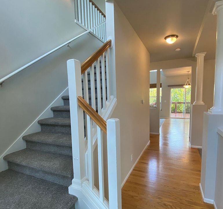 1st image of 18135 Mount Walker Dr NE