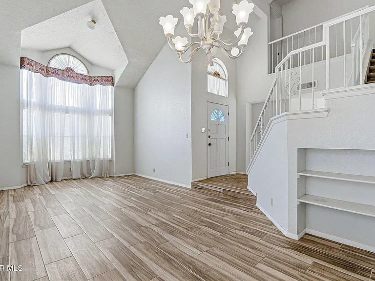 7765 Dianjou Dr — Photo 8
